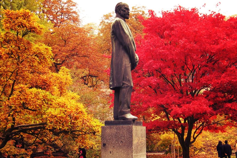 Karlovy Vary Antonin Dvorak statue