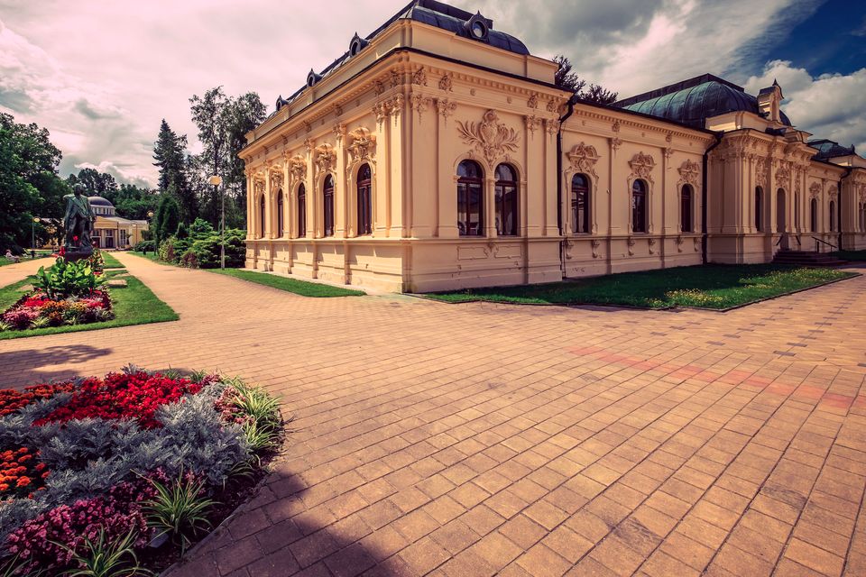 Karlovy Vary Bad colonnades