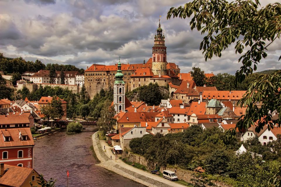 Cesky Krumlov castle Vltava river